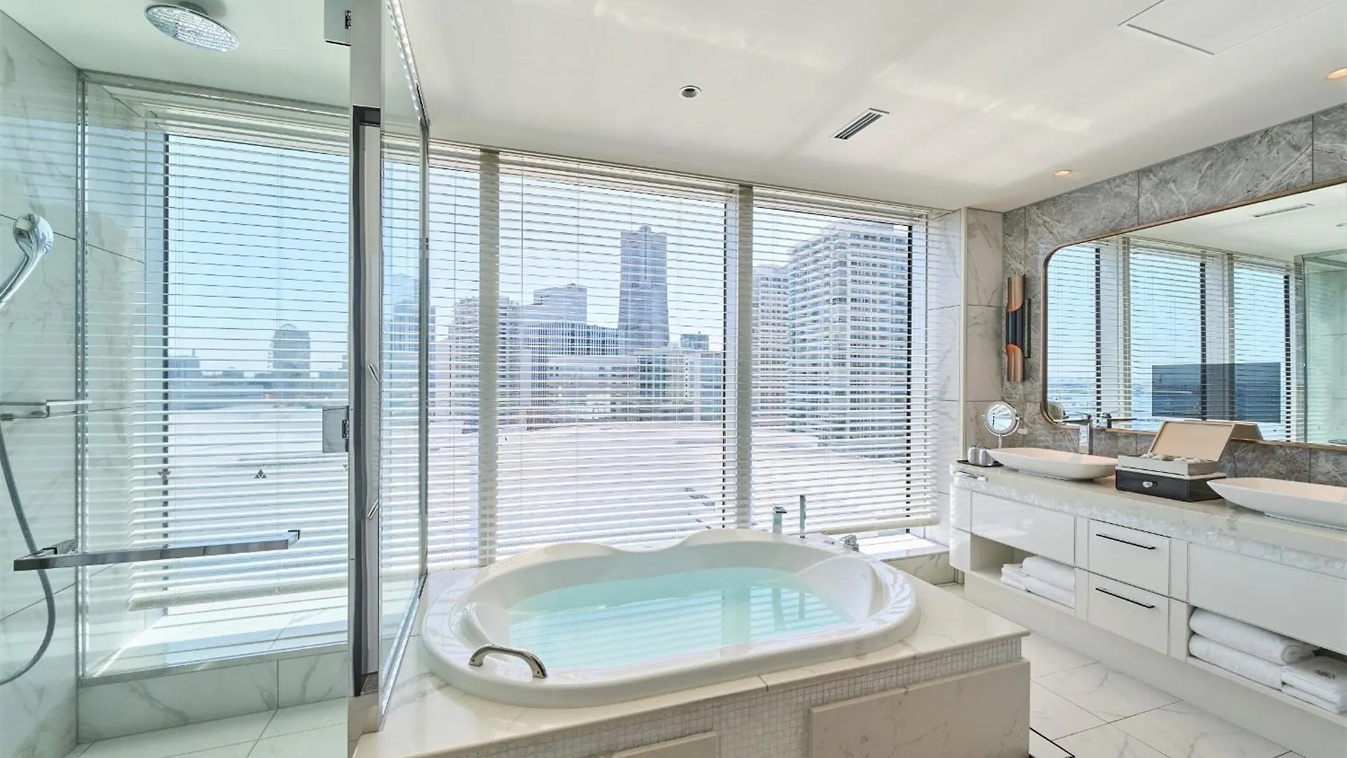 The Kahala Hotel & Resort Yokohama Γιοκοχάμα 5*,
